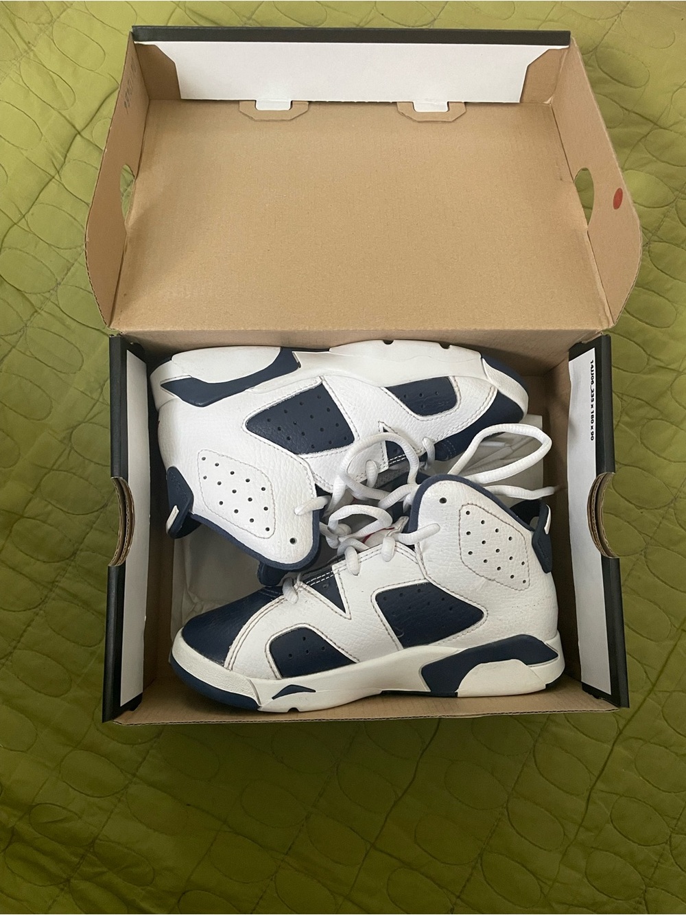 EUC Jordan Kids Navy and White High-Top Sneakers Size 12c - Picture 3 of 13